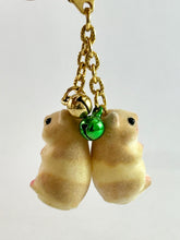 Cargar imagen en el visor de la galería, Two Cute Hamsters Mini Figure Keychain - Keyholder
