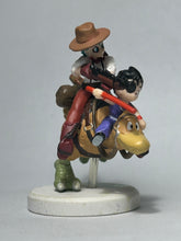 Load image into Gallery viewer, Dragon Ball - Son Goku &amp; Bulma - Candy Toy
