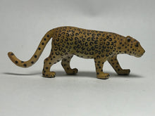Cargar imagen en el visor de la galería, Leopard mother and Cub - Trading Figure - Miniature (10)
