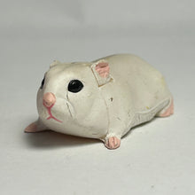 Cargar imagen en el visor de la galería, Djungarian Hamster - Trading Figure - Miniature - 048 P24-B

