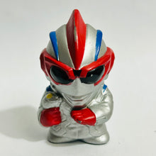 Cargar imagen en el visor de la galería, Ultraman Nice - Dr. E.G. - Finger Puppet - SD Figure
