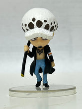 Cargar imagen en el visor de la galería, One Piece - Trafalgar Law - Trading Figure
