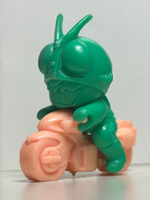 Cargar imagen en el visor de la galería, Kamen Rider 1 &amp; Cyclone - Eraser Figure - Keshigomu
