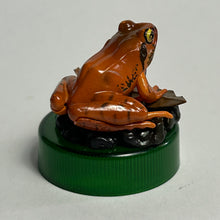 Load image into Gallery viewer, Japanese Brown Frog (Rana tagoi tagoi) - Mini Figure - Bottle Cap
