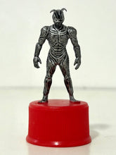 Cargar imagen en el visor de la galería, Kamen Rider Shin - Bottle Cap Figure - No. 13
