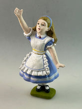 Cargar imagen en el visor de la galería, Alice&#39;s Adventures in Wonderland - Alice - Figure - Mini Vignette
