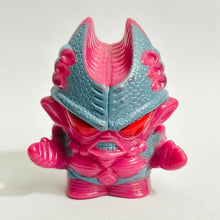 Cargar imagen en el visor de la galería, Ultraman Zearth - Alien Lady-Benzene - Finger Puppet - Kaiju - Monster - SD Figuree
