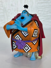 Cargar imagen en el visor de la galería, One Piece - Jinbei - Trading Figure
