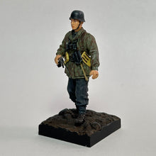Load image into Gallery viewer, German Infantry (Smock Camouflage + MP40 Submachine Gun) - Miniature (030)
