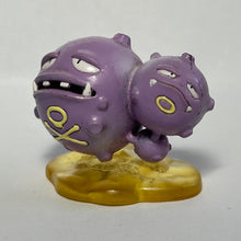 Cargar imagen en el visor de la galería, Pokémon - Weezing - Trading Figure - Monster Collection

