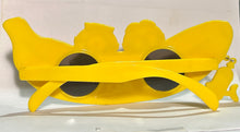 Cargar imagen en el visor de la galería, Despicable Me - USJ UV400 Minions Banana-shaped Sunglasses
