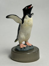 Cargar imagen en el visor de la galería, Adélie Penguin - Trading Figure - Miniature
