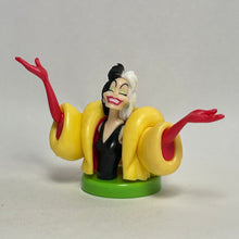 Cargar imagen en el visor de la galería, One Hundred and One Dalmatians - Cruella de Vil - Trading Figure - Choco Egg (102)
