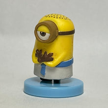 Load image into Gallery viewer, Minions - Ancient Egyptian Period - Trading Figure - Choco Egg (06)

