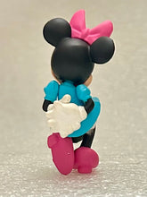 Cargar imagen en el visor de la galería, Disney Chacacters - Minnie Mouse - Disney Choco Party Part 2 - Trading Figure (025)
