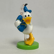 Cargar imagen en el visor de la galería, Disney - Donald Duck - Trading Figure - Choco Egg (106)
