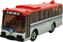 Load image into Gallery viewer, Tomica 1/130 Mitsubishi Fuso Aero Star Niigata Kotsu Route Bus (Silver x Red)
