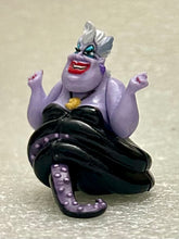 Cargar imagen en el visor de la galería, The Little Mermaid - Ursula - Disney Choco Party Part 2 - Trading Figure (045)
