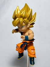 Cargar imagen en el visor de la galería, Dragon Ball Z - Son Goku SSJ - Trading Figure (WCF)
