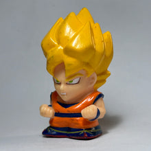Cargar imagen en el visor de la galería, Dragon Ball Z - SD Son Goku SSJ2 - Finger Puppet (Bandai)
