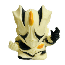 Cargar imagen en el visor de la galería, Ultraman Tiga - Kyrieloid - Finger Puppet - Kaiju - Monster - SD Figure
