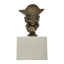 Cargar imagen en el visor de la galería, One Piece - Gol D. Roger - Desktop Figure
