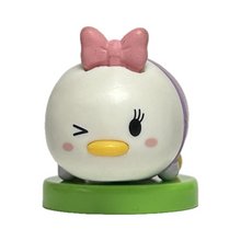 Cargar imagen en el visor de la galería, Disney Tsum Tsum - Daisy Duck - Trading Figure - Choco Egg - Wink (60)

