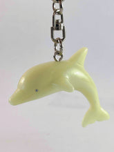 Cargar imagen en el visor de la galería, Dolphin - Fluorescent Keychain
