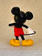 Cargar imagen en el visor de la galería, Disney Characers - Mickey Mouse - Disney Choco Party Part 1 - Trading Figure (001)
