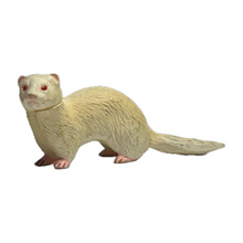 Load image into Gallery viewer, Ferret - Trading Figure - Miniature - 012 P07-B
