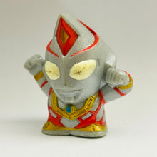 Cargar imagen en el visor de la galería, Ultraman Dyna - Terranoid - Finger Puppet - SD Figure
