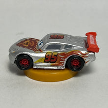 Cargar imagen en el visor de la galería, Cars 2 - Lightning McQueen - Trading Figure - Choco Egg - Silver ver. (47)
