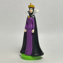 Cargar imagen en el visor de la galería, Snow White and the Seven Dwarfs - The Evil Queen - Trading Figure - Choco Egg (68)
