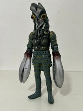 Cargar imagen en el visor de la galería, Ultraman - Alien Baltan - Action Monster Series
