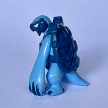 Load image into Gallery viewer, Pokémon BW - Carracosta - Trading Figure - Monster Collection
