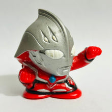 Cargar imagen en el visor de la galería, Ultraman Nexus - Junis - Finger Puppet - SD Figure
