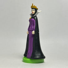 Cargar imagen en el visor de la galería, Snow White and the Seven Dwarfs - The Evil Queen - Trading Figure - Choco Egg (68)
