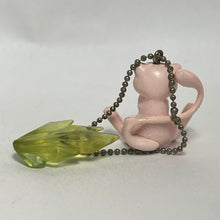Load image into Gallery viewer, Pokémon - Mew &amp; Evolution Stone - Keyholder
