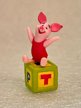 Cargar imagen en el visor de la galería, Winnie-the-Pooh - Piglet - Disney Choco Party Part 2 - Trading Figure (027)
