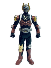 Cargar imagen en el visor de la galería, Kamen Rider Ryuuki - Kamen Rider Imperer - Bandai Shokugan - Candy Toy - Trading Figure
