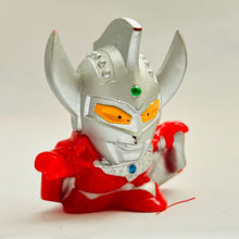 Cargar imagen en el visor de la galería, Ultraman Taro with Brothers’ Mantle - Finger Puppet - SD Figure
