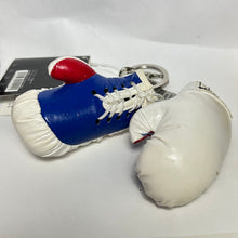 Load image into Gallery viewer, Creed (film) - Rocky VII 7 - Glove Keychain
