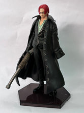 Cargar imagen en el visor de la galería, One Piece - Akagami no Shanks - Styling Figure
