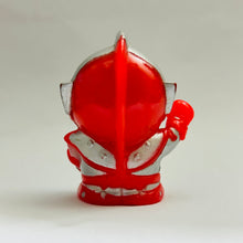 Cargar imagen en el visor de la galería, Ultraman: The Adventure Begins - Ultraman Chuck - Finger Puppet - SD Figure
