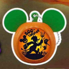 Load image into Gallery viewer, Disney Characters - Donald Duck - Light-up Keychain
