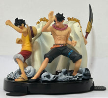 Cargar imagen en el visor de la galería, One Piece - Luffy, Ace &amp; Newgate - Noodle Figure
