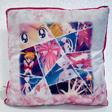 Cargar imagen en el visor de la galería, Sailor Moon - Cushion - Moon Prism Power Make Up
