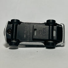 Cargar imagen en el visor de la galería, BMW 2002 Turbo (Since 1978) - Diecast Pull-Back Car
