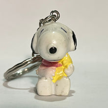 Cargar imagen en el visor de la galería, Peanuts - Snoopy &amp; Woodstock - Vintage Keychain
