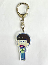 Load image into Gallery viewer, Osomatsu-san - Matsuno Choromatsu - Tiny Acrylic Keychain
